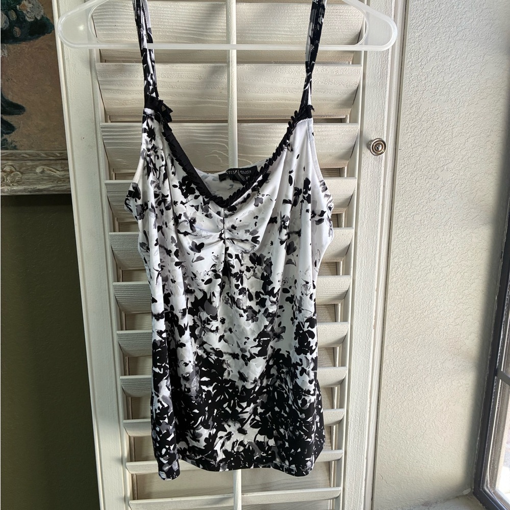 White House Black Market Black & White Floral Lace-Trim Cami - Picture 2 of 9